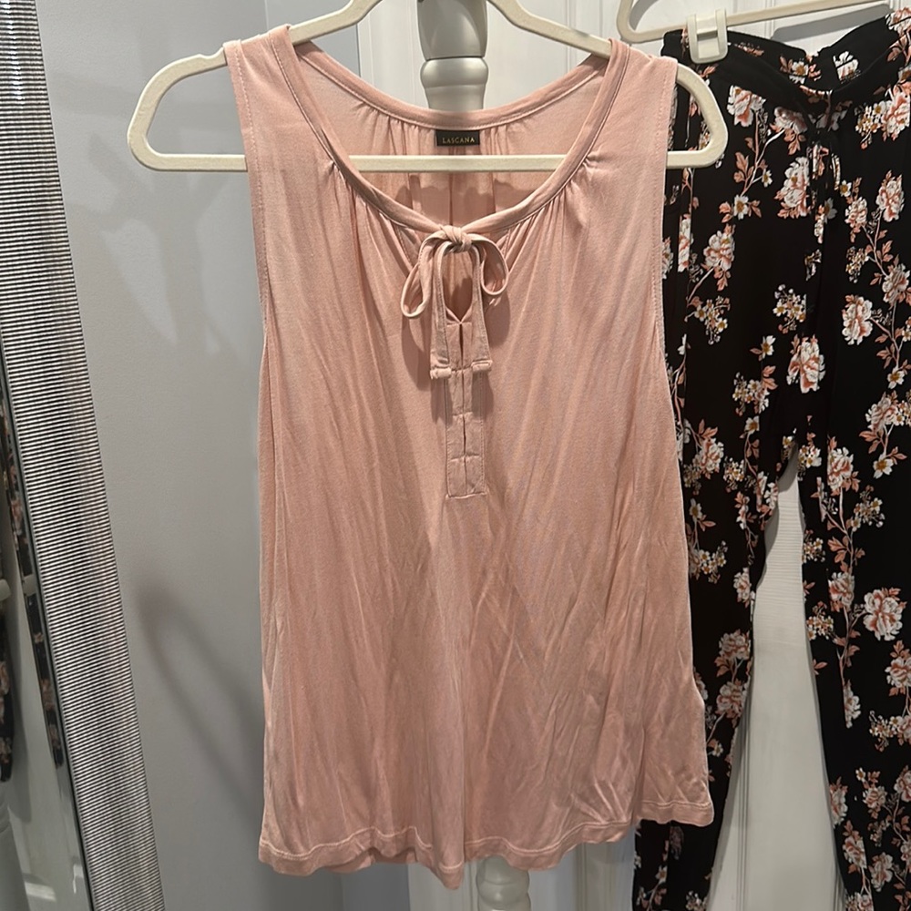 LASCANA TIE FRONT SLEEVELESS TOP
Size: 8/10 Color: APRICOT